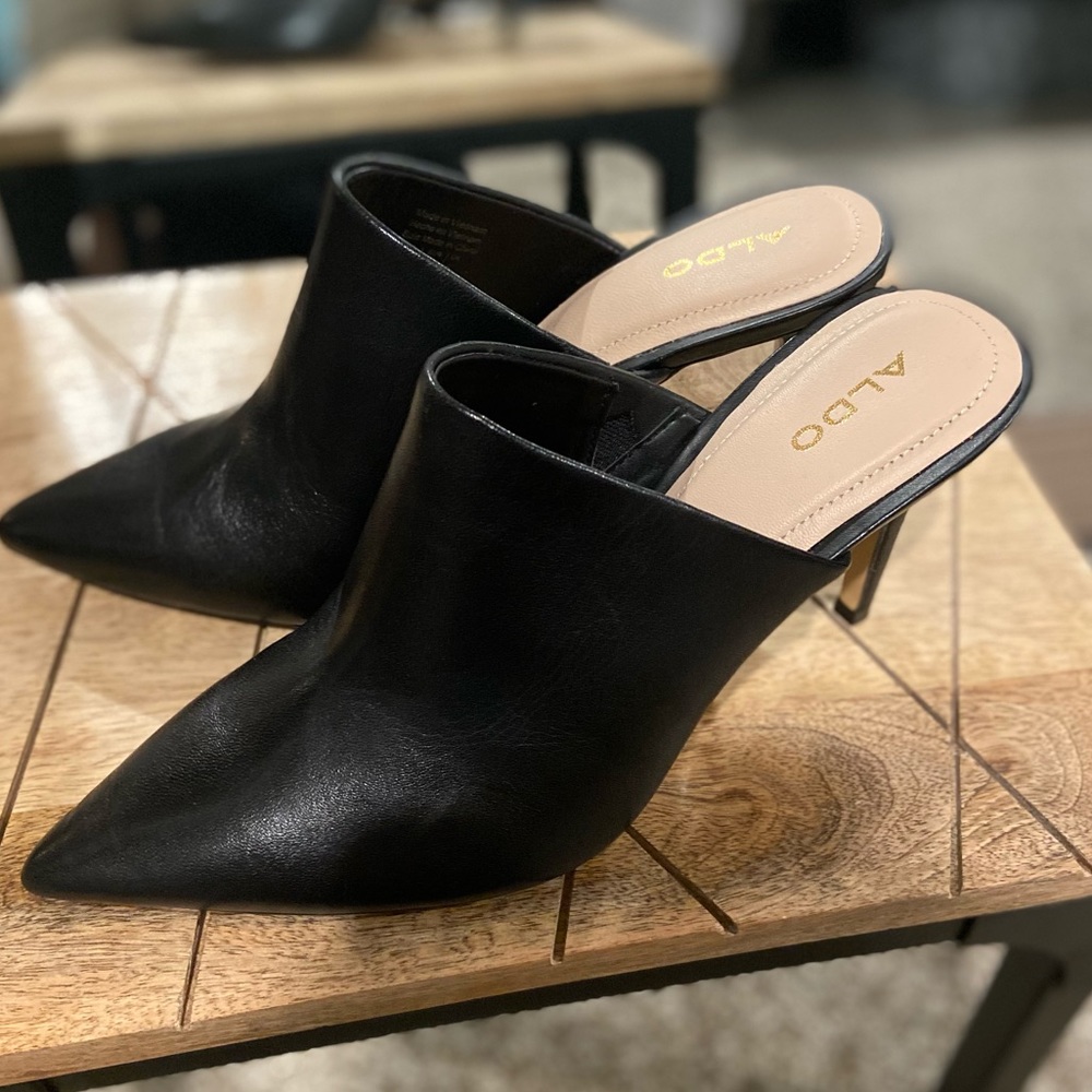 Aldo Pointed Toe Heeled Mule Size 7.5
